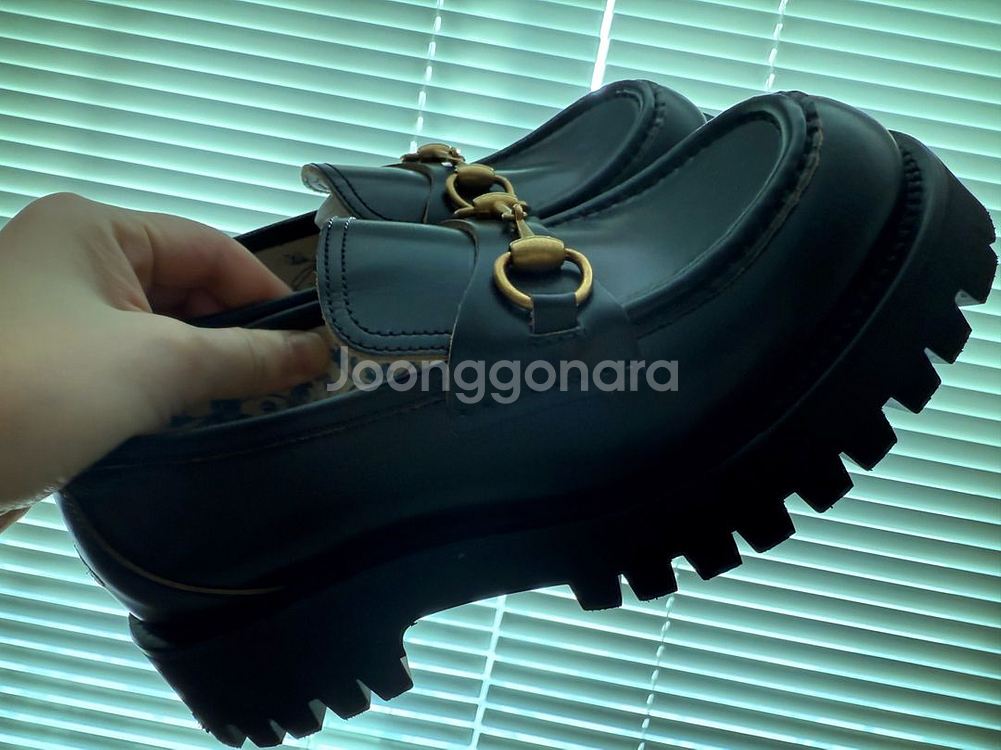 구찌 여성 레더 로퍼--4