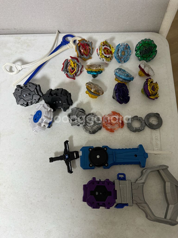 베이블레이드 일괄 판매 (런처, 베이)--0