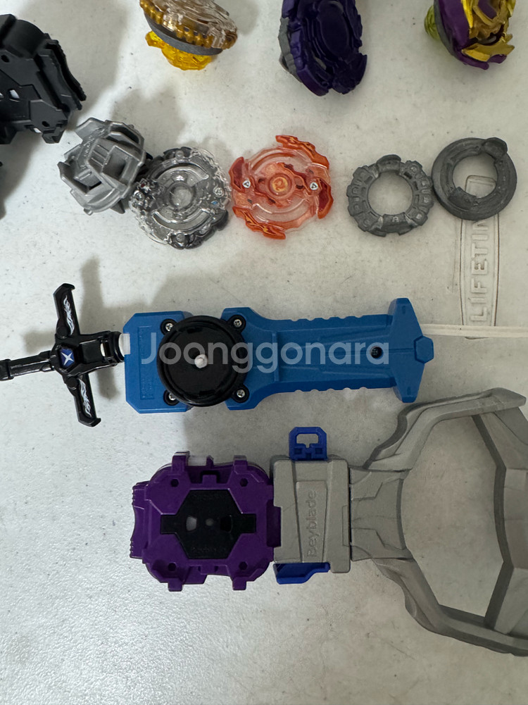 베이블레이드 일괄 판매 (런처, 베이)--1