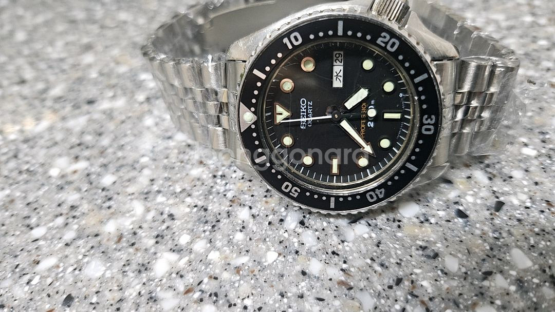 세이코프로페셔널다이버200쿼츠--0