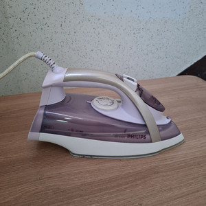 필립스 스팀다리미 GC3300 판매합니다~~