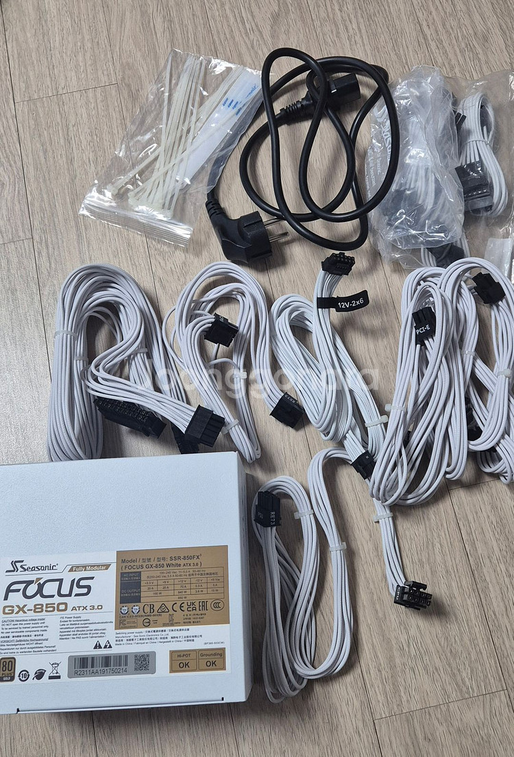 시소닉 FOCUS GX-850 ATX 3.0 화이트--0