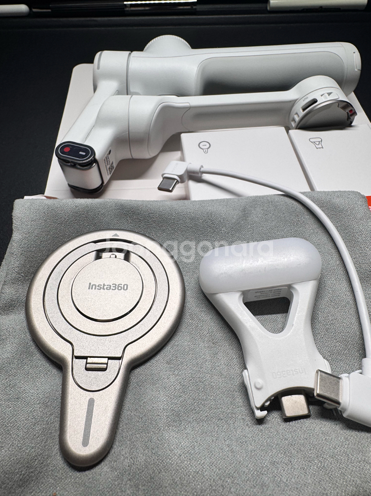 인스타360 플로우2 프로 크리에이터 키트--1