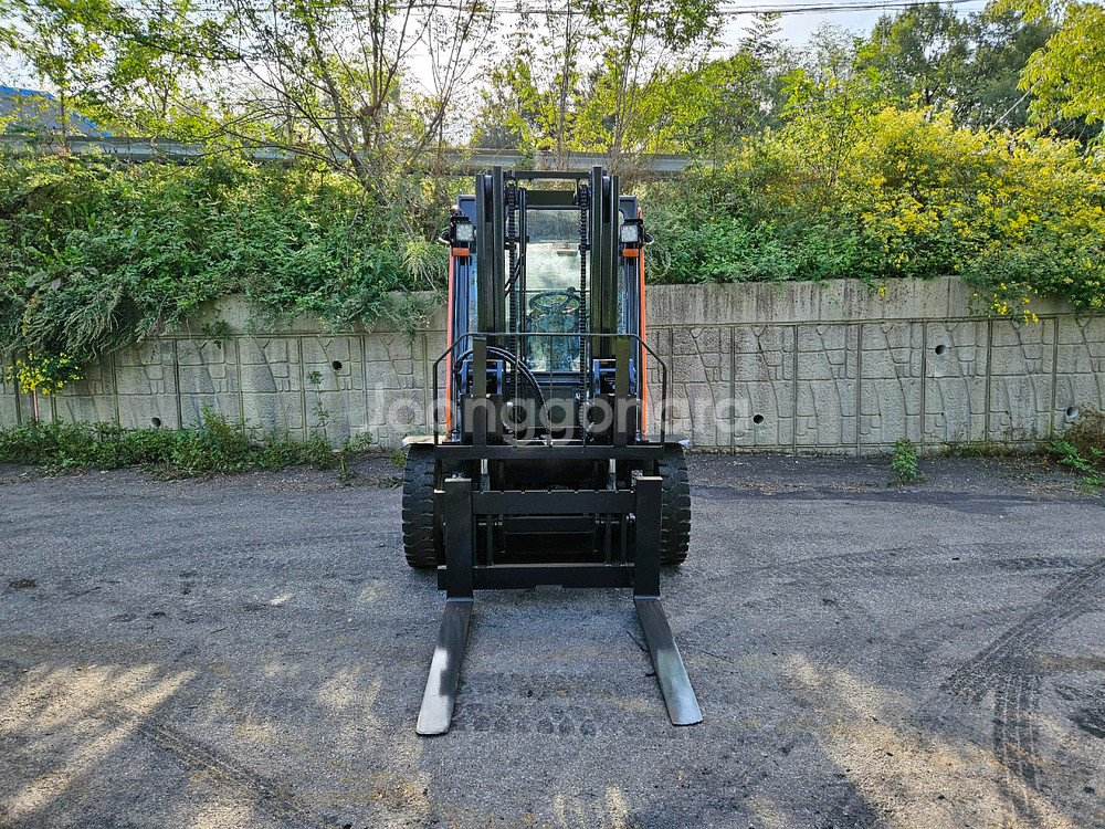 중고지게차 두산 D30S-5 디젤 3톤 힌지드 지게차--7