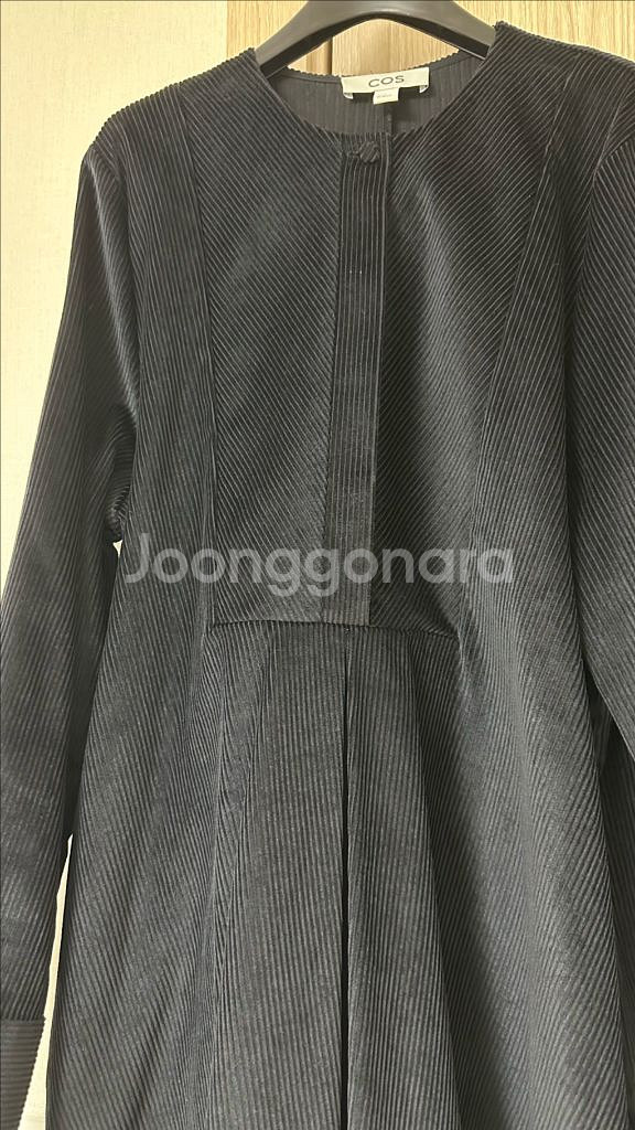 코스 COS 에이라인 코듀로이 셔츠 드레스 블랙--3