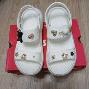 크록스(흰색) 샌들 250사이즈