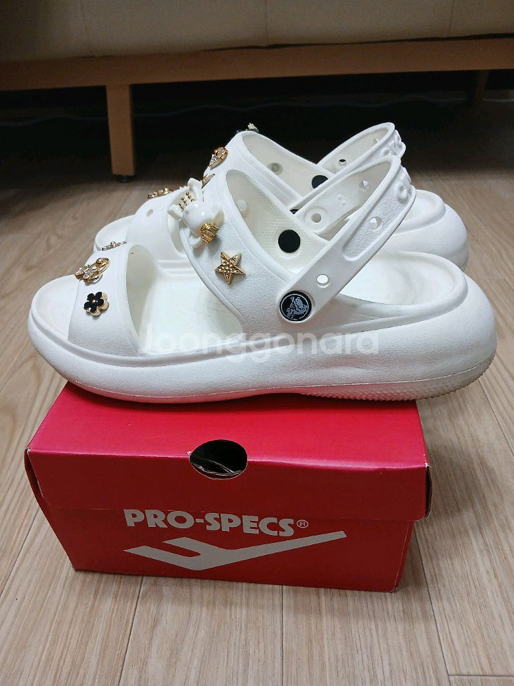 크록스(흰색) 샌들 250사이즈--1