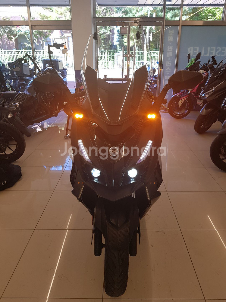 잘나가고 잘스는 22년 크루심 판매합니다 !!--1