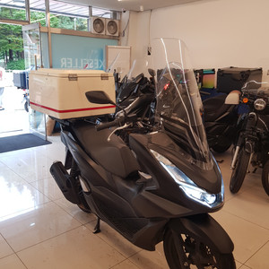 배달셋팅 완 ! 22년 pcx125 빠르게 팝니다 !