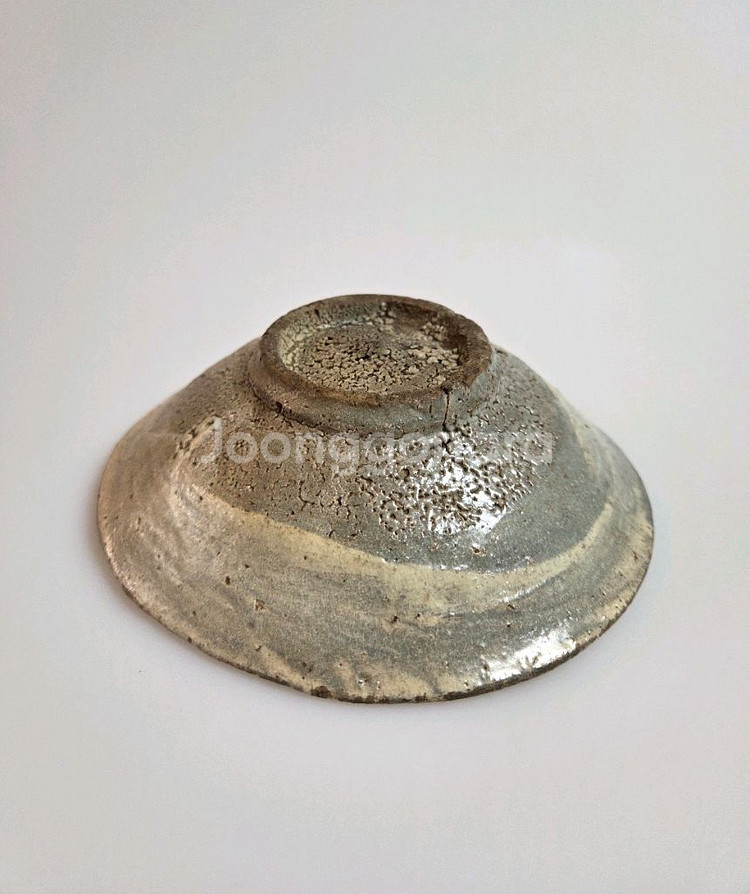 고미술품 조선초기 분청사기 웅천 두동리 귀얄다완--3