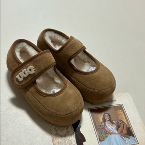 UGG 테일러 메리제인 슬리퍼