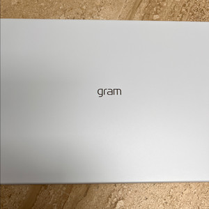 LG 그램 17인치 노트북 17ZD95P-GX76K 판매합니다.