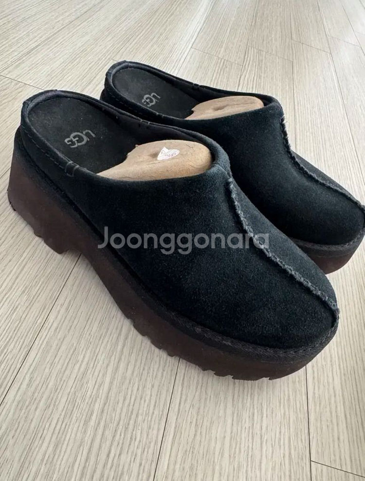 어그 뉴 하이츠 클로그 (제니착용) US8--0