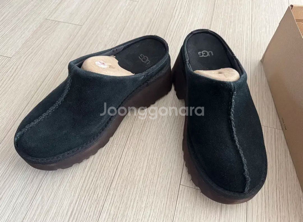 어그 뉴 하이츠 클로그 (제니착용) US8--1