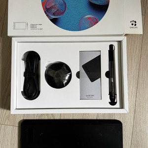 와콤 인튜어스 프로 소형 PTH-460 풀박 판매합니다