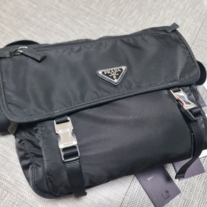 프라다 리나일론 크로스백 메신저백 버클백 1bd671