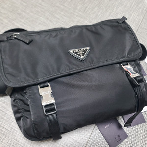 프라다 리나일론 크로스백 메신저백 버클백 1bd671