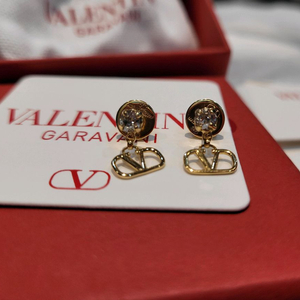 발렌티노 V로고 크리스탈 귀걸이