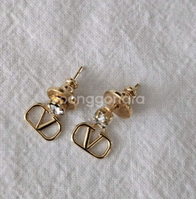 발렌티노 V로고 크리스탈 귀걸이--2