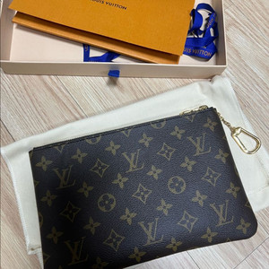 루이비통 키파우치 m