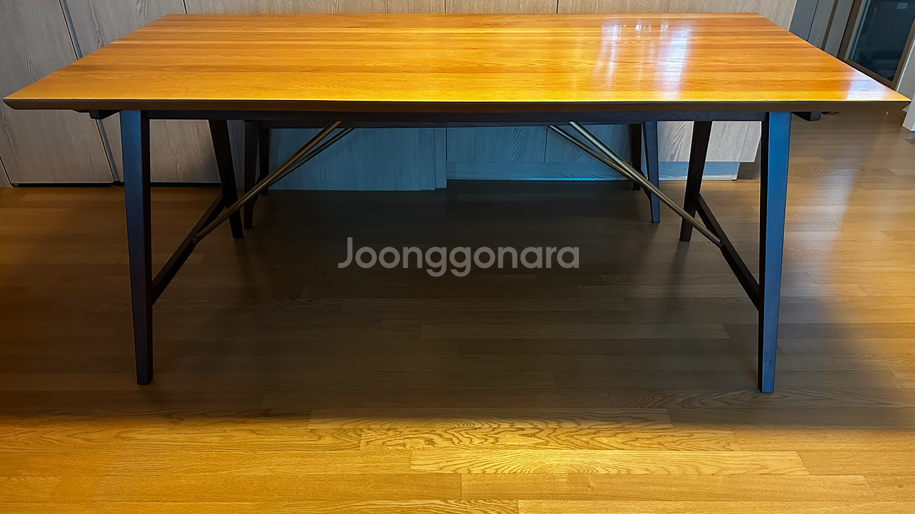 까사미아 원목 테이블 식탁 (6인용)--0