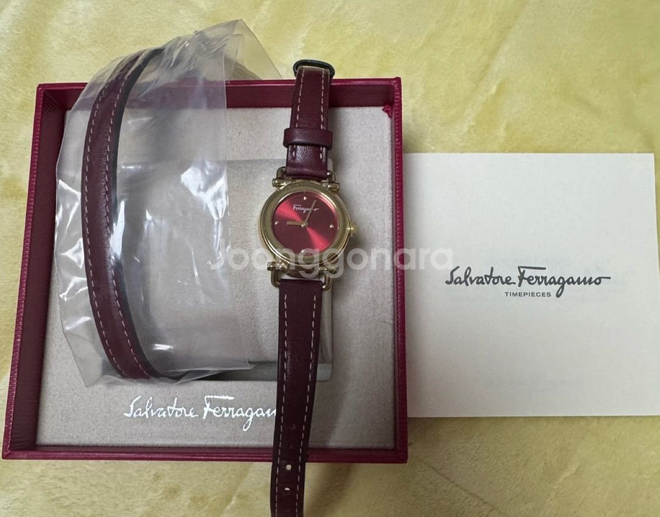 페라가모 여성시계 풀박--3
