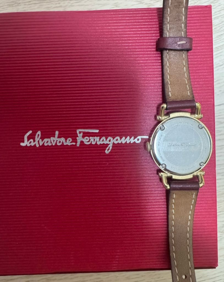 페라가모 여성시계 풀박--2