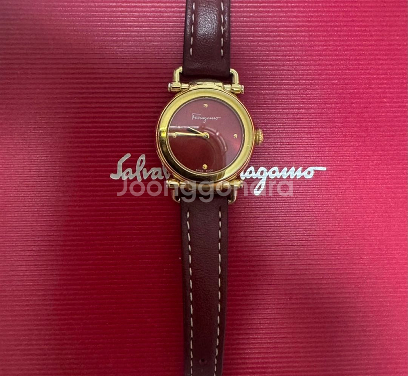 페라가모 여성시계 풀박--0