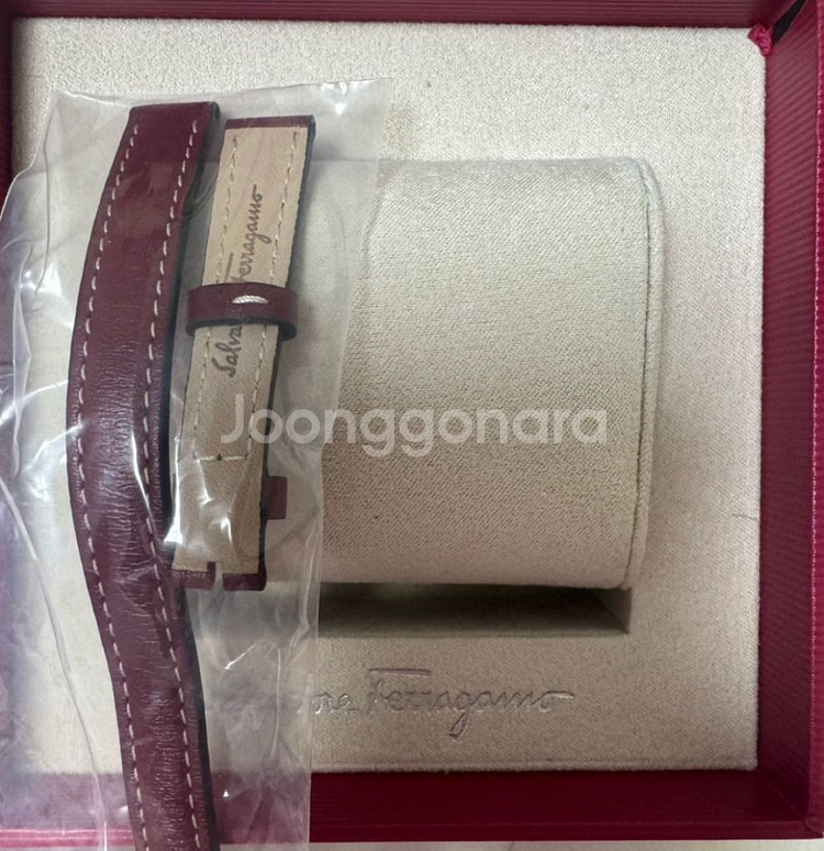 페라가모 여성시계 풀박--4