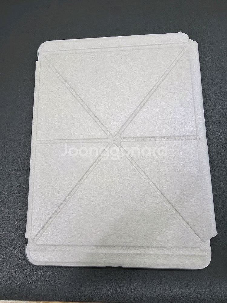 아이패드 에어5세대 + 모쉬 버사 케이스 판매합니다--0