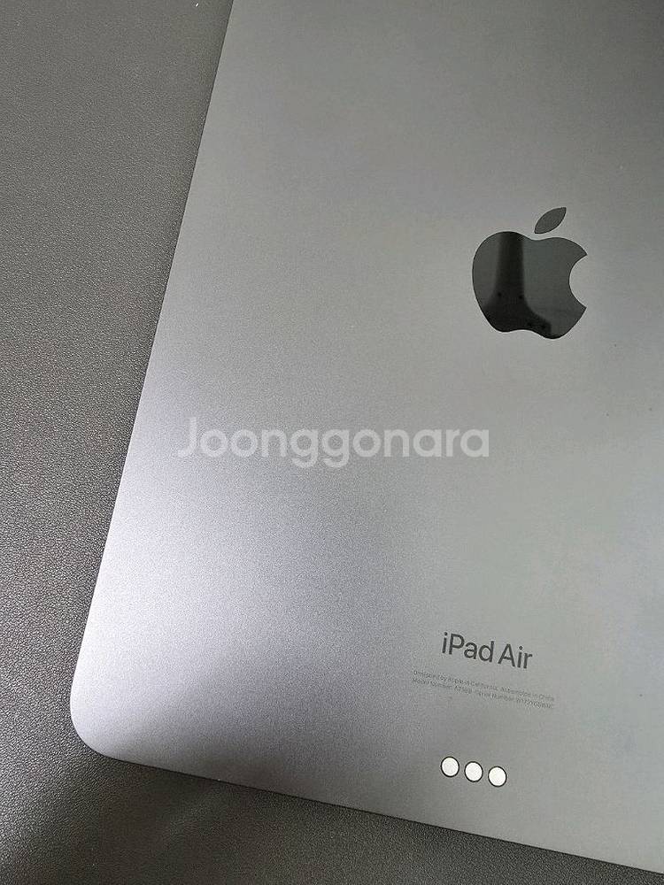 아이패드 에어5세대 + 모쉬 버사 케이스 판매합니다--6