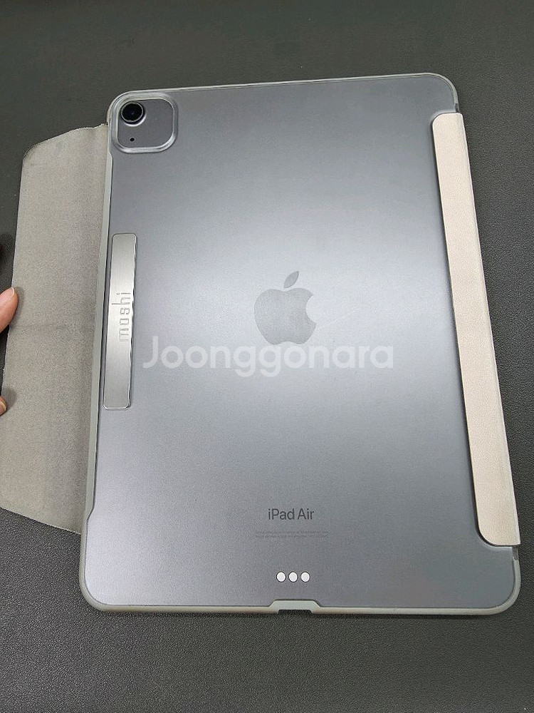 아이패드 에어5세대 + 모쉬 버사 케이스 판매합니다--2