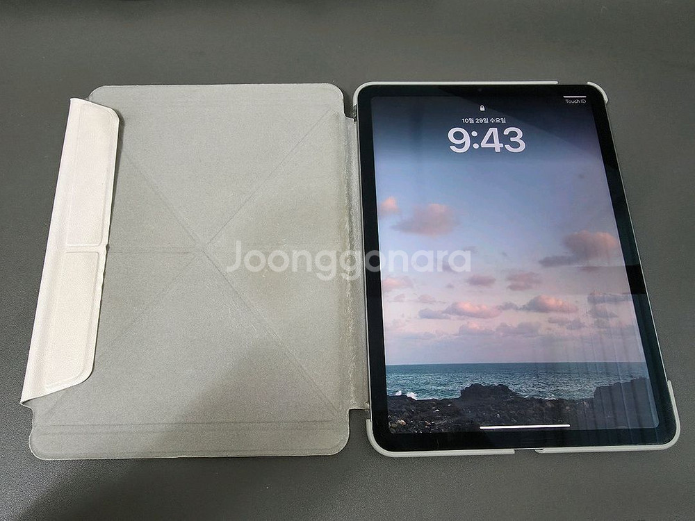 아이패드 에어5세대 + 모쉬 버사 케이스 판매합니다--9