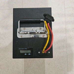 지무브ge 배터리 60v 50A 팝니다(충전기포함)