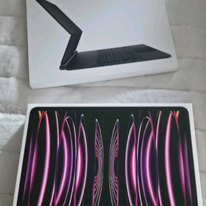 아이패드 프로 12.9 6세대 셀룰러 256gb + 매직 키보드 (10/29 리퍼)