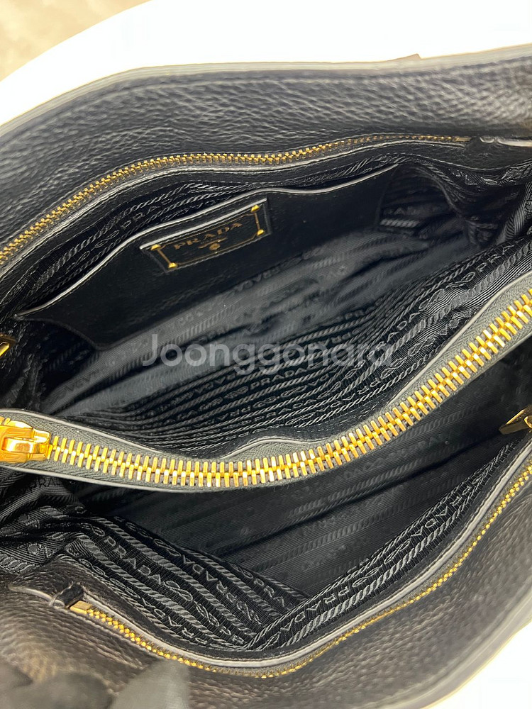 프라다 사피아노 레더 토트백--4