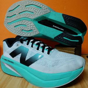 뉴발란스 퓨어셀 슈퍼컴트 트레이너V3 LW4(표기285추천280)