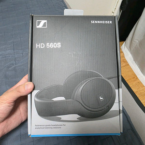 젠하이저 HD 560S 헤드폰 팝니다