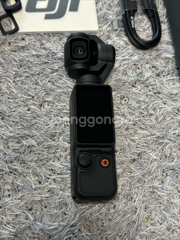 dji 오즈모 포켓3 크리에이터콤보 박스풀 팝니다--3