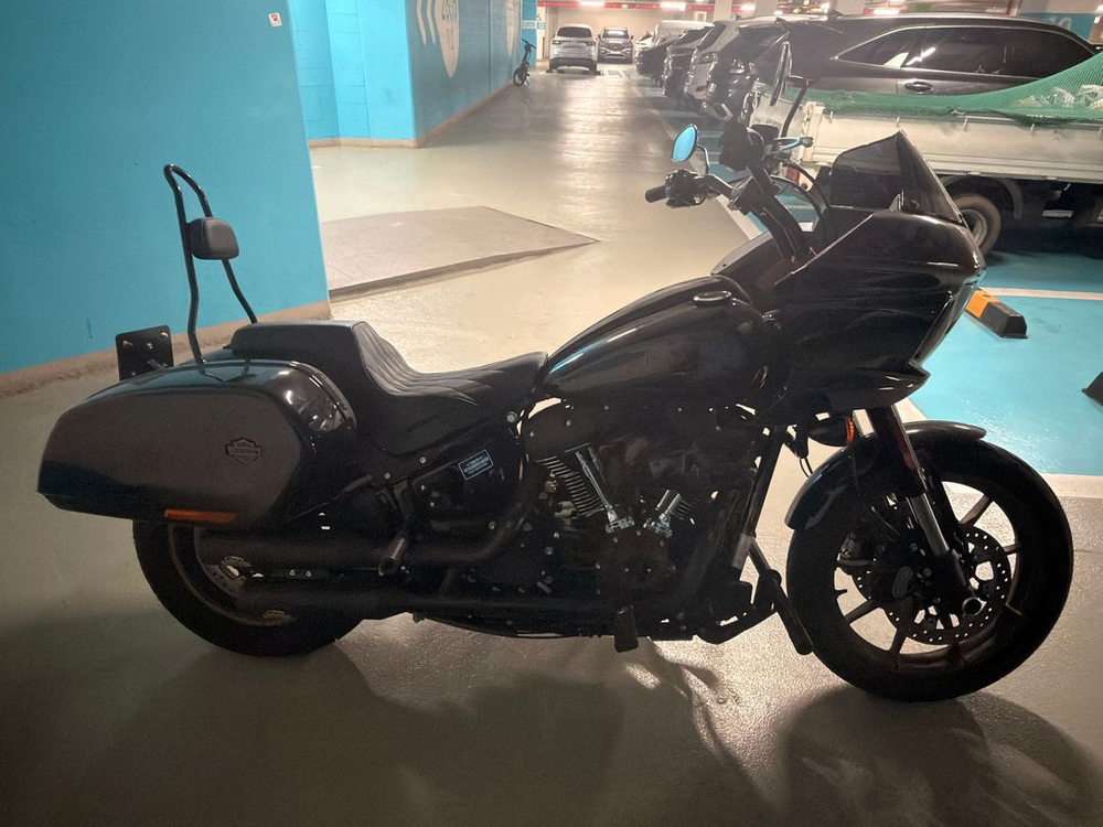 할리데이비슨 23년식 로우라이더st 4470km 지킬앤하이드 구변 모델 판매합니다. 이미지