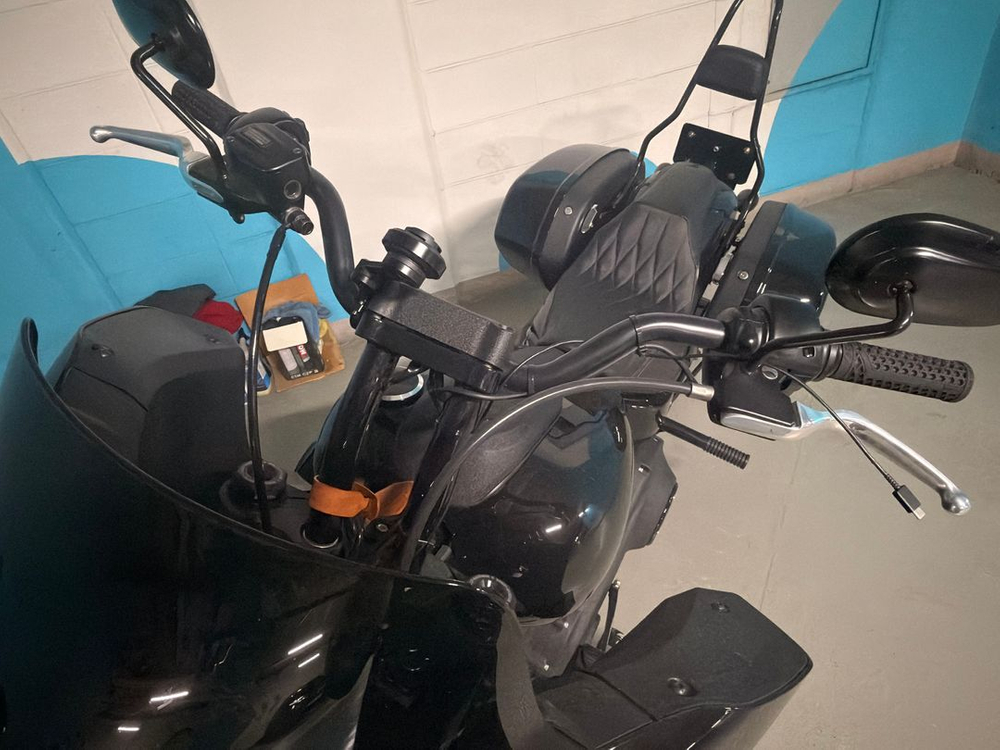 할리데이비슨 23년식 로우라이더st 4470km 지킬앤하이드 구변 모델 판매합니다. 이미지