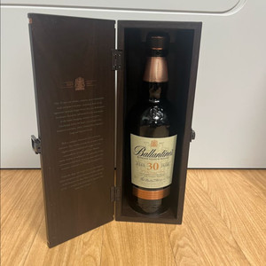 발렌타인30년 공병 판매합니다