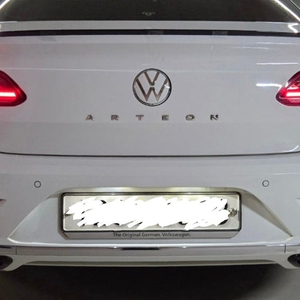 폭스바겐 아테온 후면 도색(화이트) 신형 엠블럼