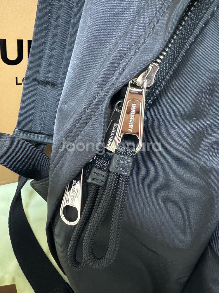 버버리 블랙 나일론 백팩--3