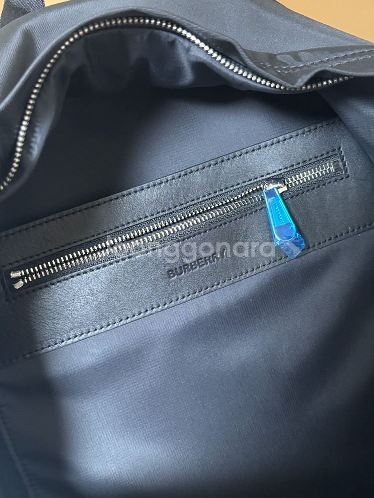 버버리 블랙 나일론 백팩--5