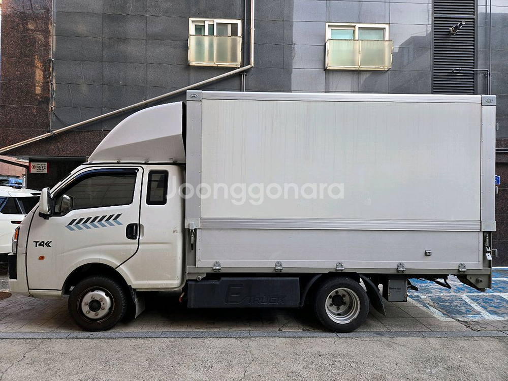 byd t4k 1톤전기차 전동윙바디 초장축 팝니다--3