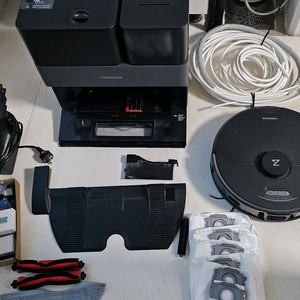 로보락 S7 MaxV Ultra 로봇청소기+열풍기+자동급배수