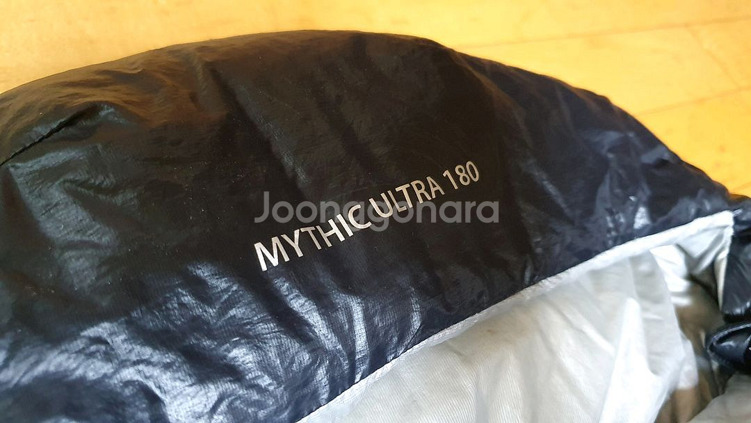 랩 미틱 울트라 180 블랙 침낭--5