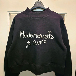 럭키슈에뜨 레터링 맨투맨 F