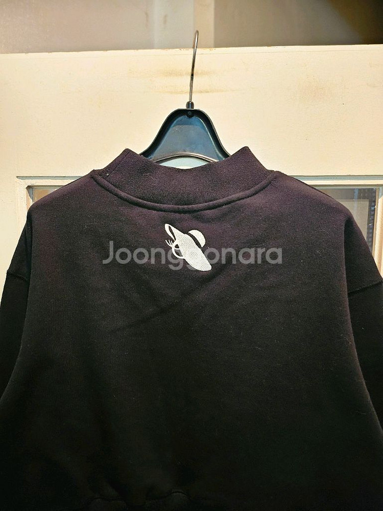 럭키슈에뜨 레터링 맨투맨 F--4